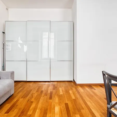 Easylife - - Porta 8 - Di Como